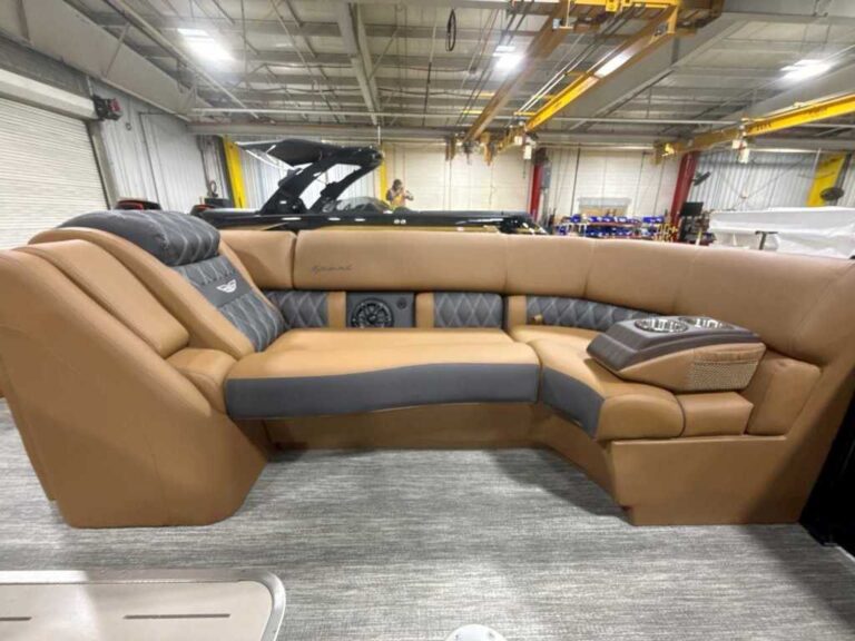 2026 Bennington 25QSRA - ESP+ - Arch - Blackout US-ETWC6895L526 [photo 5]